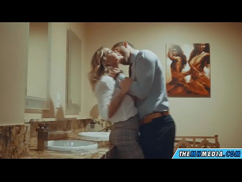 ❤️ Kana blonde ine busty inokukwezvera muchimbuzi cheveruzhinji pa %sn.downloadassertion.top % ❤